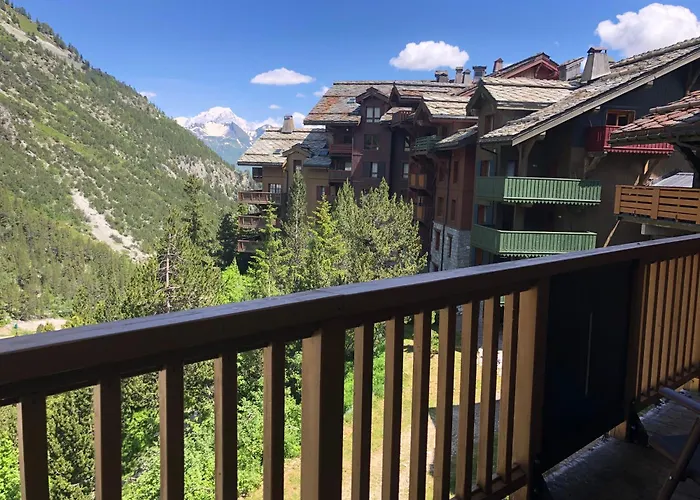 Le Grand Ours - Ski In Ski Out 4 Bed Chalet, Arc 1950