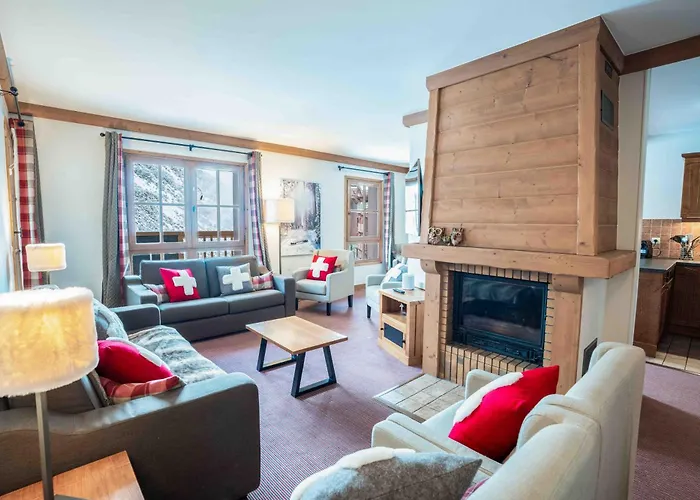 Le Grand Ours - Ski In Ski Out 4 Bed Chalet, Arc 1950